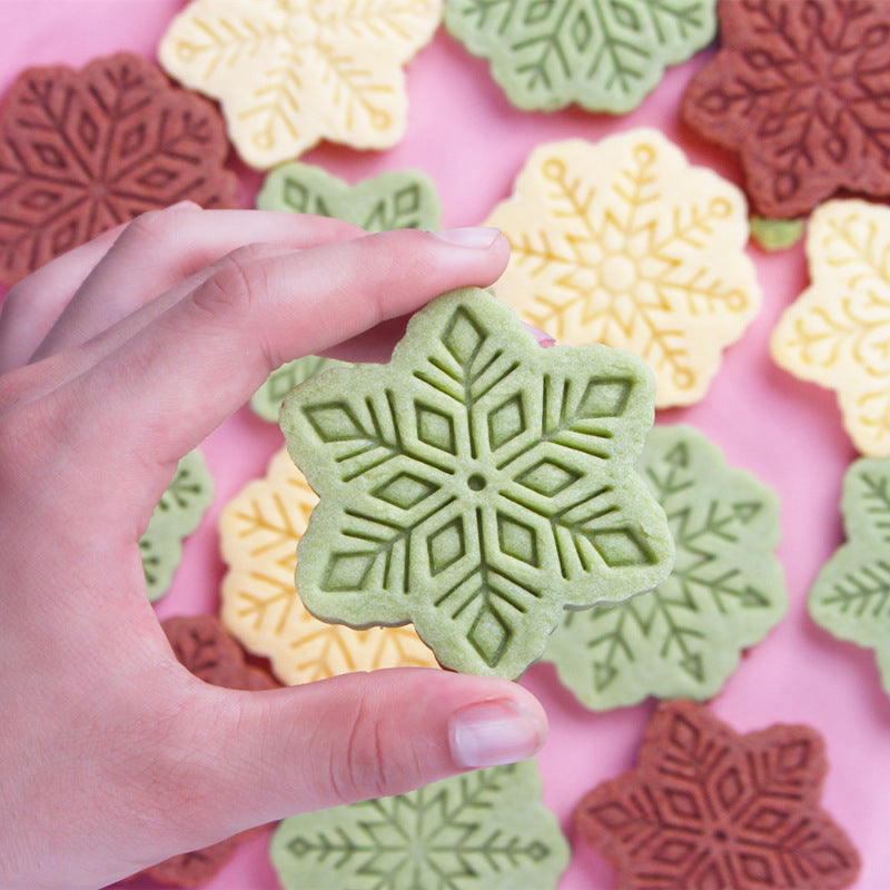 10pc Christmas Snowflake Cookie Mold 3d plastic stereoscopic icing cookie Press baking household seal mold