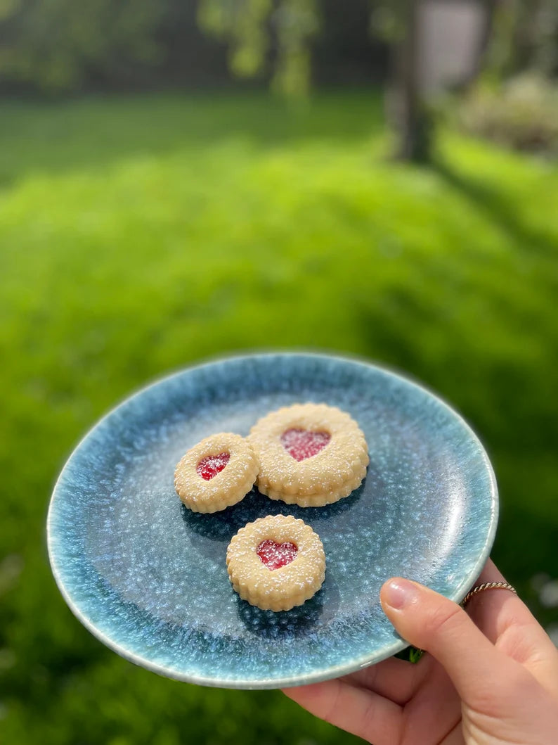 biscuit cookie cutter, classic British biscuit sweet treat，bakingJammy ring, Jam heart biscuit, Jam sandwich